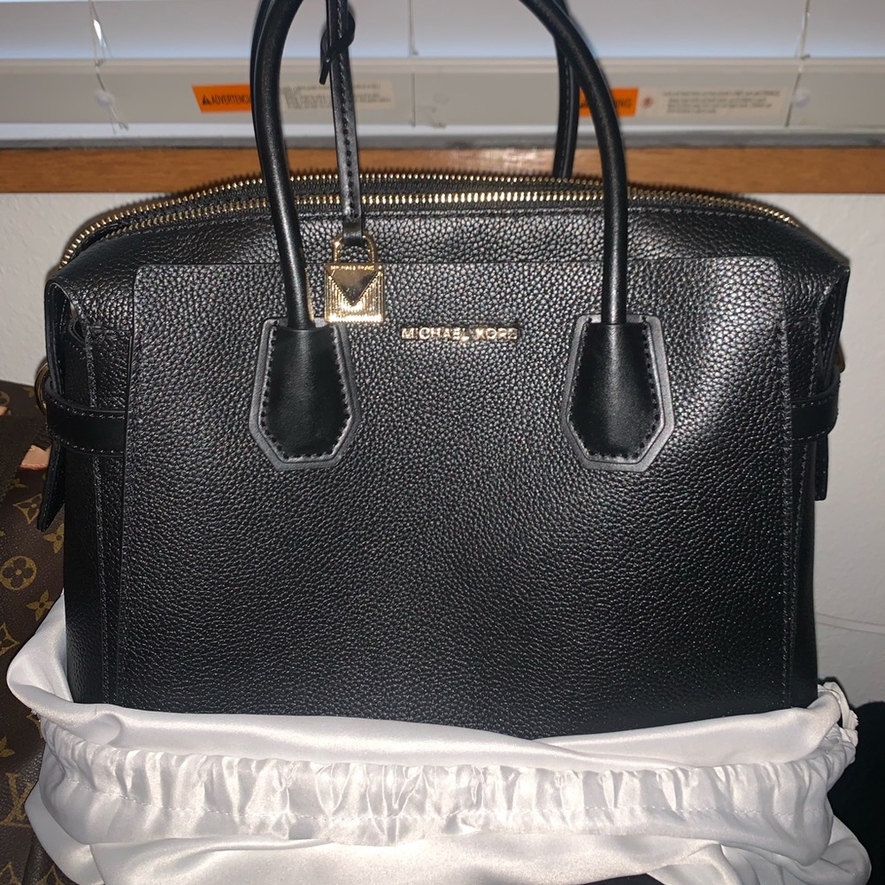 Black leather, Michael Kors purse